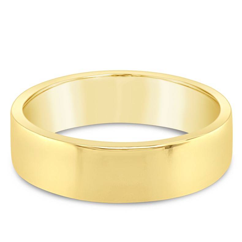 wedding band is crafted in 9ct yellow gold with a bevelled polished surface and comfort curve fitting, perfect for every occasion.